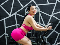 Suki Sin - Milf Body