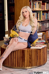 Kendra Sunderland - Tushy