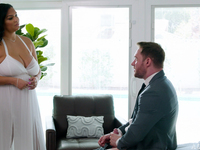 Dark-skinned Plumper Ashlyn Peaks Gets Deeply Fucked After Sucking White Cock