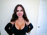 Raven-haired Bombshell Suttin Can't Wait To Get Fucked