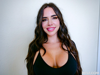 Raven-haired Bombshell Suttin Can't Wait To Get Fucked