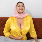 Mallu hijabi aunty cleavage