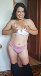 Putita cachonda con coño peludo