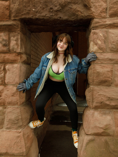 Daisy Wensday - Merry Fistmas (Zishy)