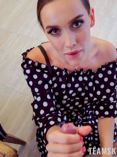 Gorgeous Babe Luxury Girl Pleasures Her Man In The Living Room